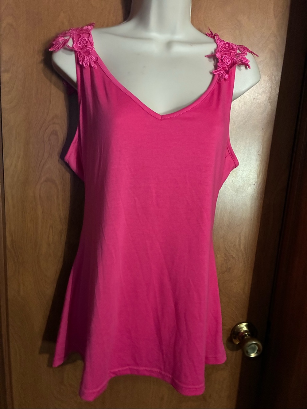 Women's Pink Lace-Shoulder V-Neck Tank Top with Flower Appliqué Large
